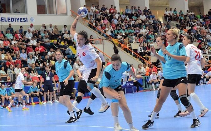 TÜRKİYE, KADINLAR HENTBOL ŞAMPİYONU