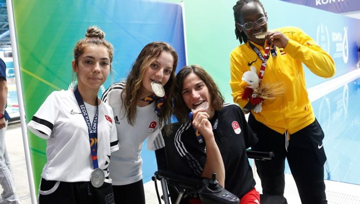 PARA YÜZMEDE MADALYA ŞOVU