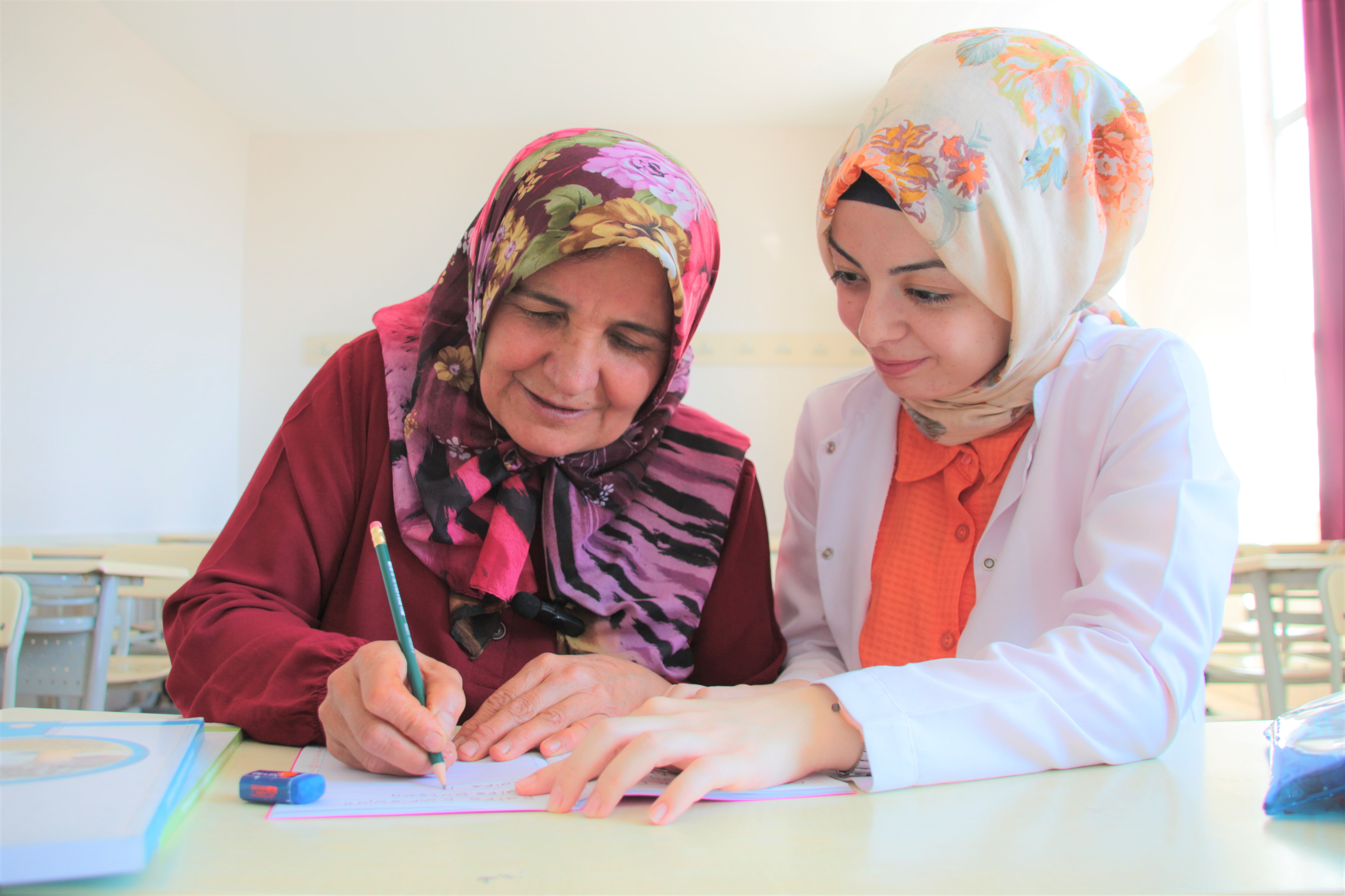 AZMETTİ 52 YAŞINDA OKUMA YAZMA ÖĞRENDİ