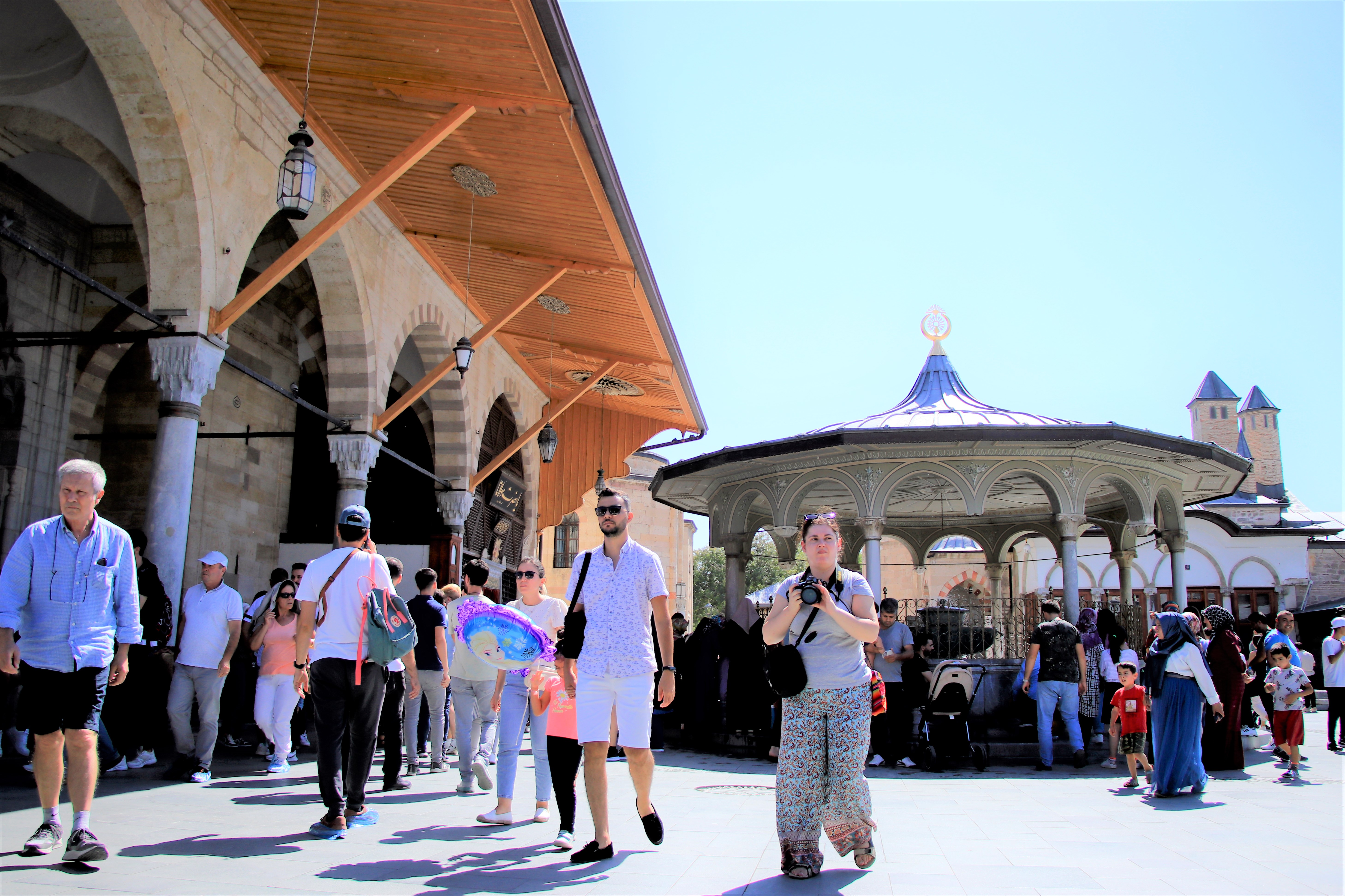 MEVLANA MÜZESİNDE YOĞUNLUK