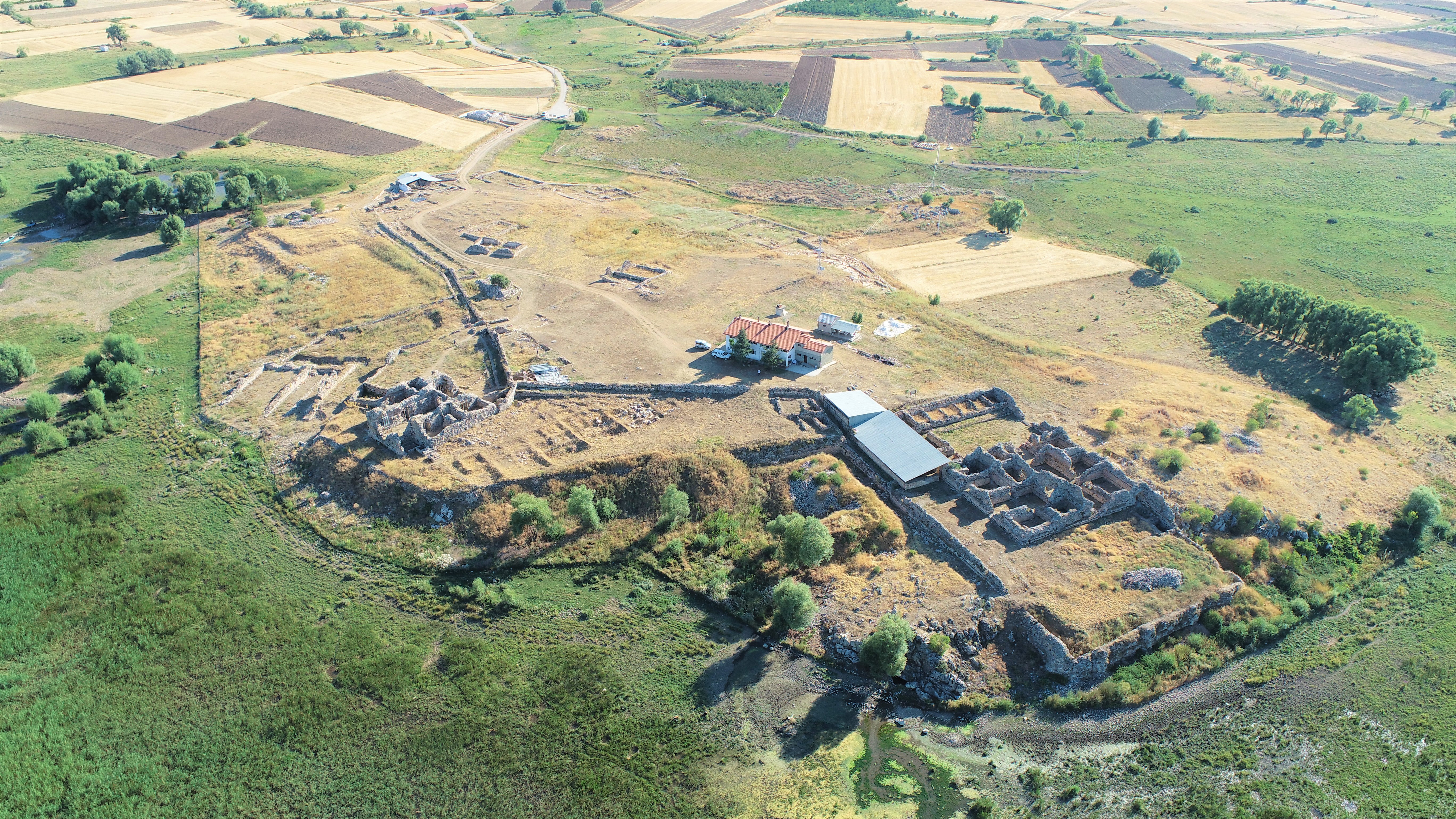ALAADDİN KEYKUBAD’IN SARAYININ SU KANALLARI ORTAYA ÇIKARILIYOR
