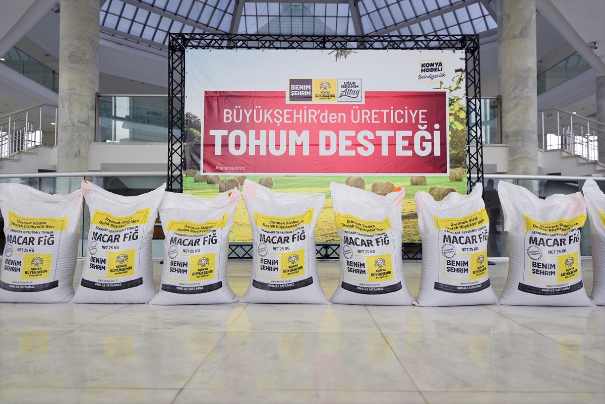 KONYA BÜYÜKŞEHİR BELEDİYESİNDEN ÇİFTÇİYE TOHUM DESTEĞİ