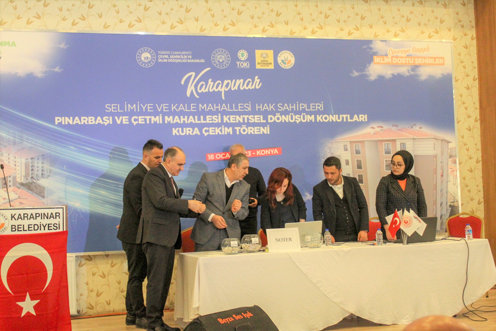 KARAPINAR'DA KENTSEL DÖNÜŞÜM KONUTLARI KURA ÇEKİMİ YAPILDI