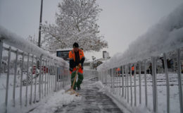 KONYA BÜYÜKŞEHİR 31 İLÇEDE KAR VE BUZLANMAYA KARŞI GÖREV BAŞINDA