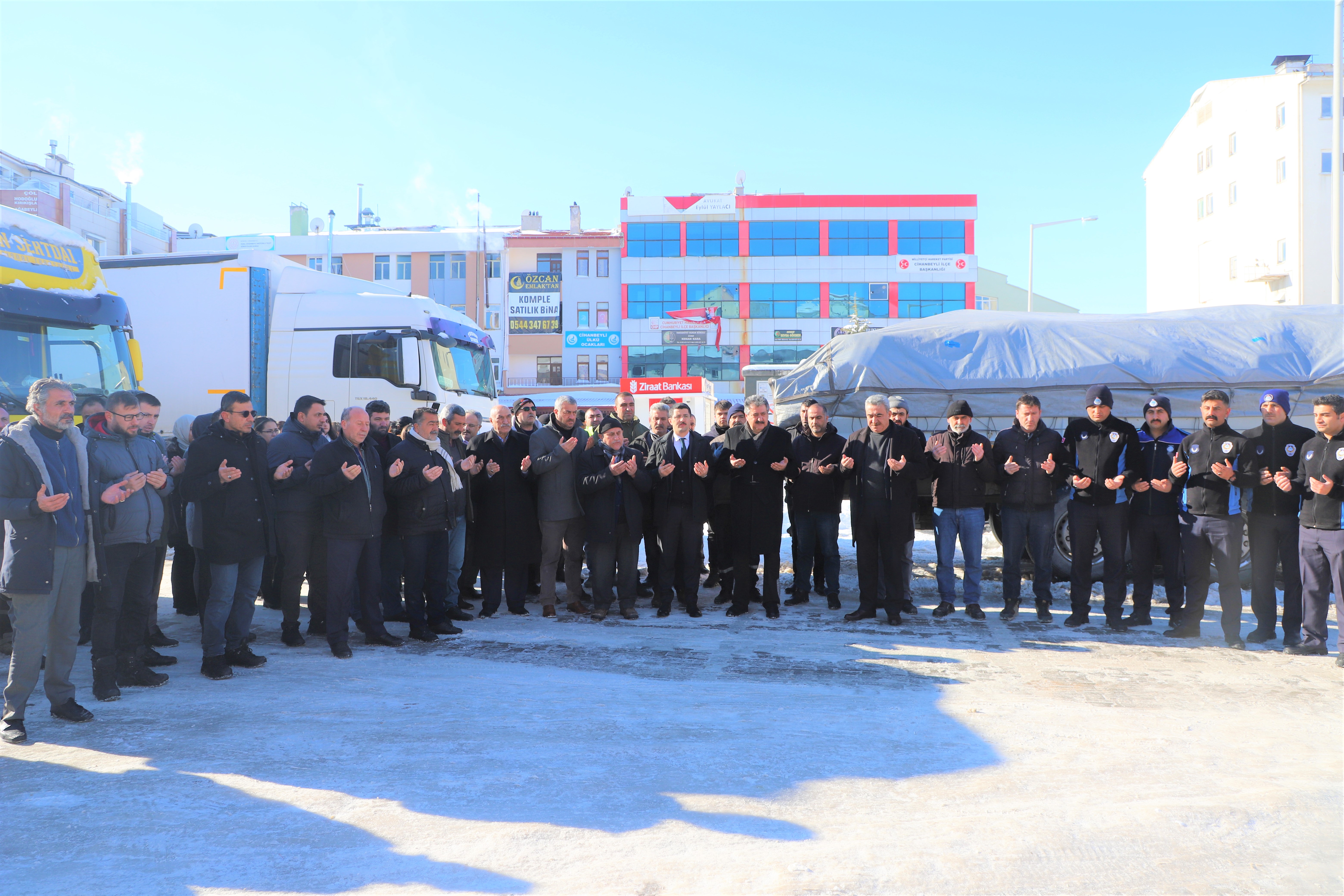 KONYA'DAN DEPREM BÖLGESİNE YARDIM VE DESTEKLER SÜRÜYOR