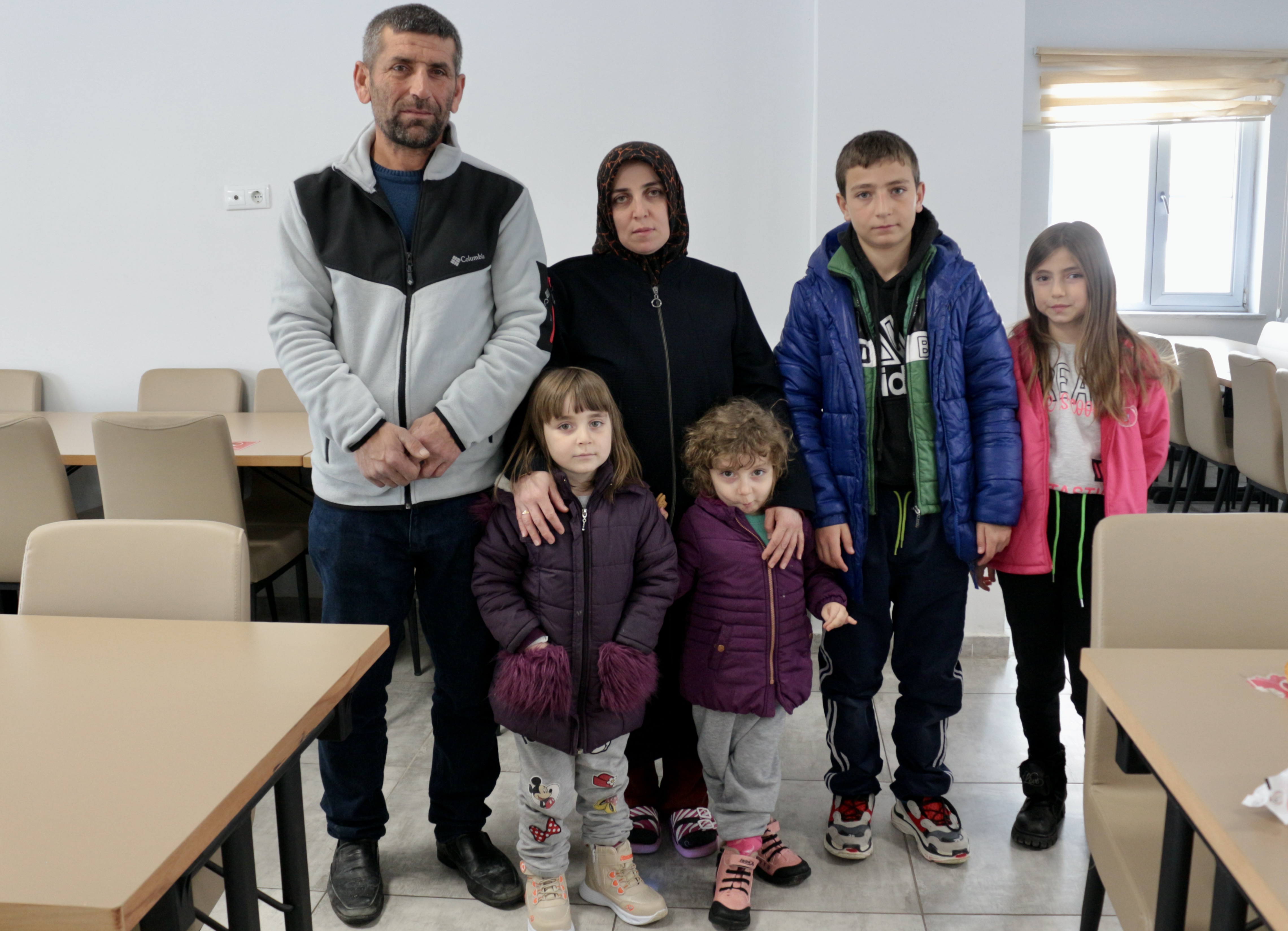 DEPREMZEDELER DEVLETİN VE MİLLETİN DESTEĞİYLE MORAL BULUYOR