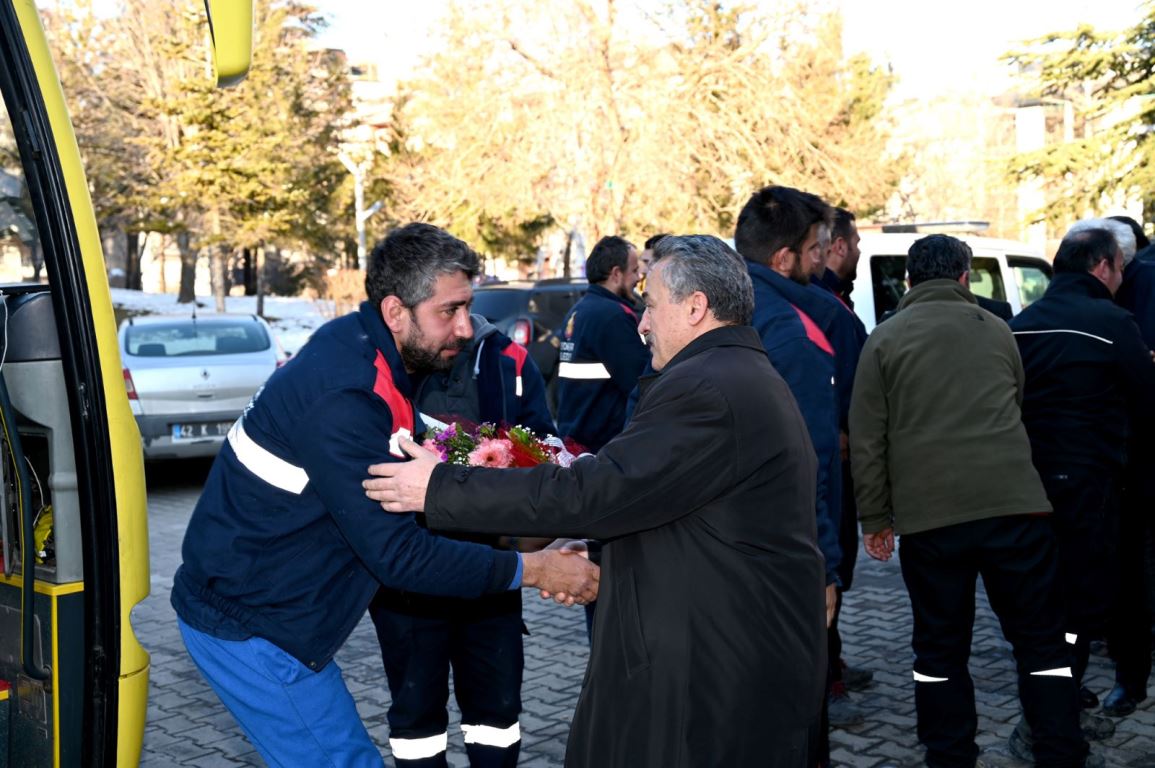 SEYDİŞEHİR BELEDİYE BAŞKANI TUTAL ARAMA KURTARMA EKİBİNE 1 MAAŞ ÖDÜL VERDİ