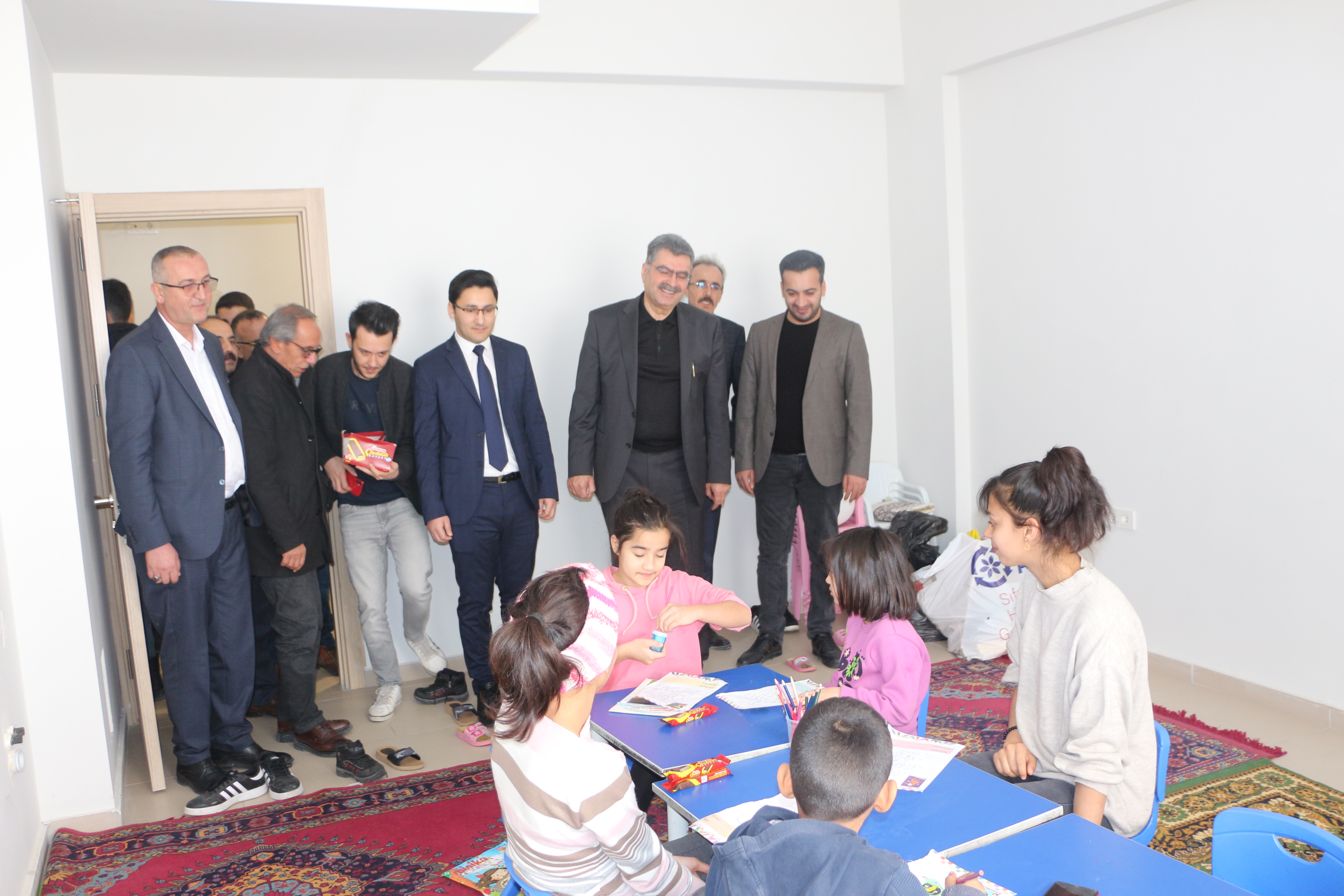 AK PARTİ KONYA MİLLETVEKİLİ ORHAN ERDEM YUNAK'A GELEN DEPREMZEDELERİ ZİYARET ETTİ