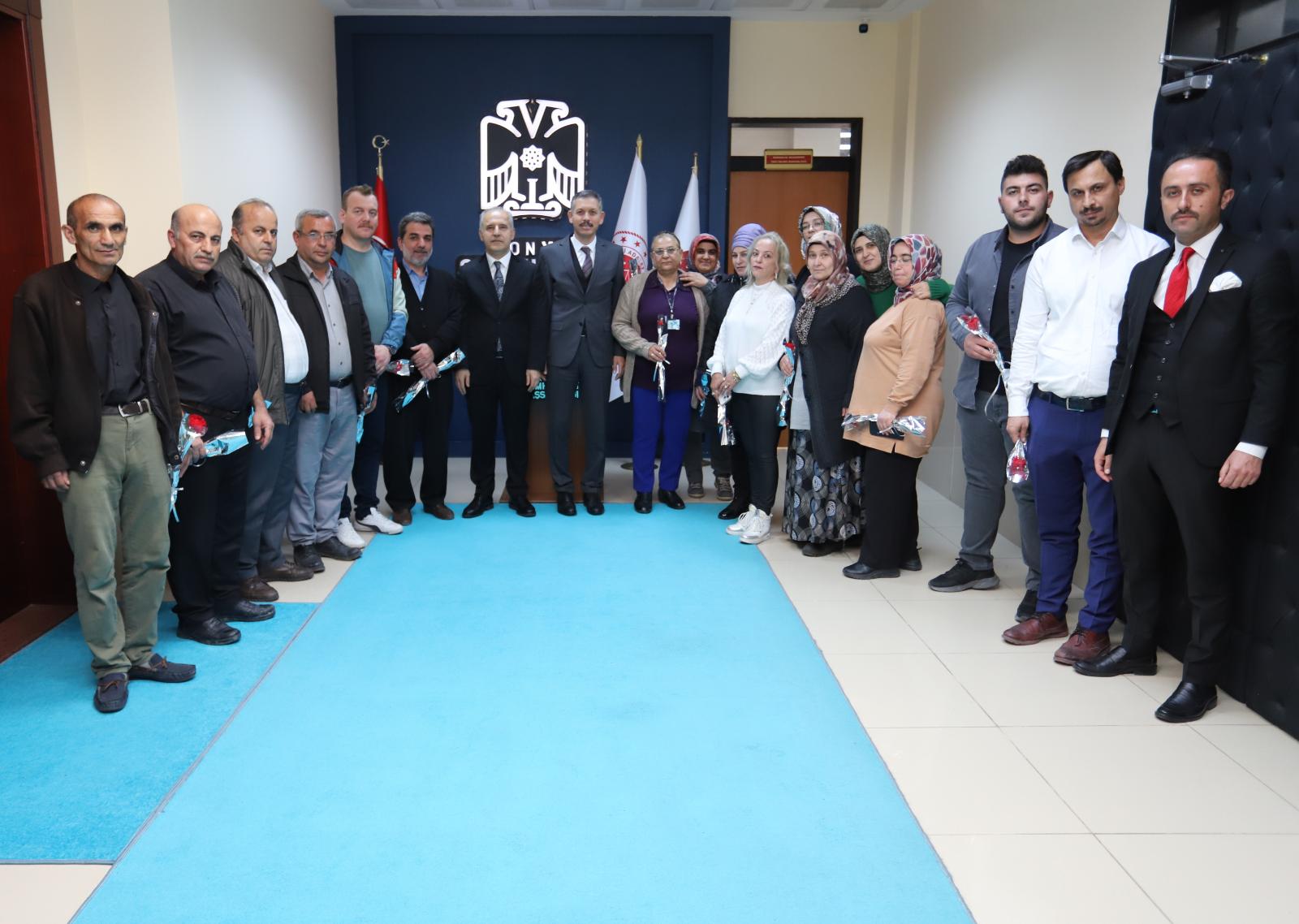 KONYA ADLİYESİNDE ŞEHİT YAKINI VE GAZİ PERSONELİN KATILIMIYLA ANMA PROGRAMI YAPILDI