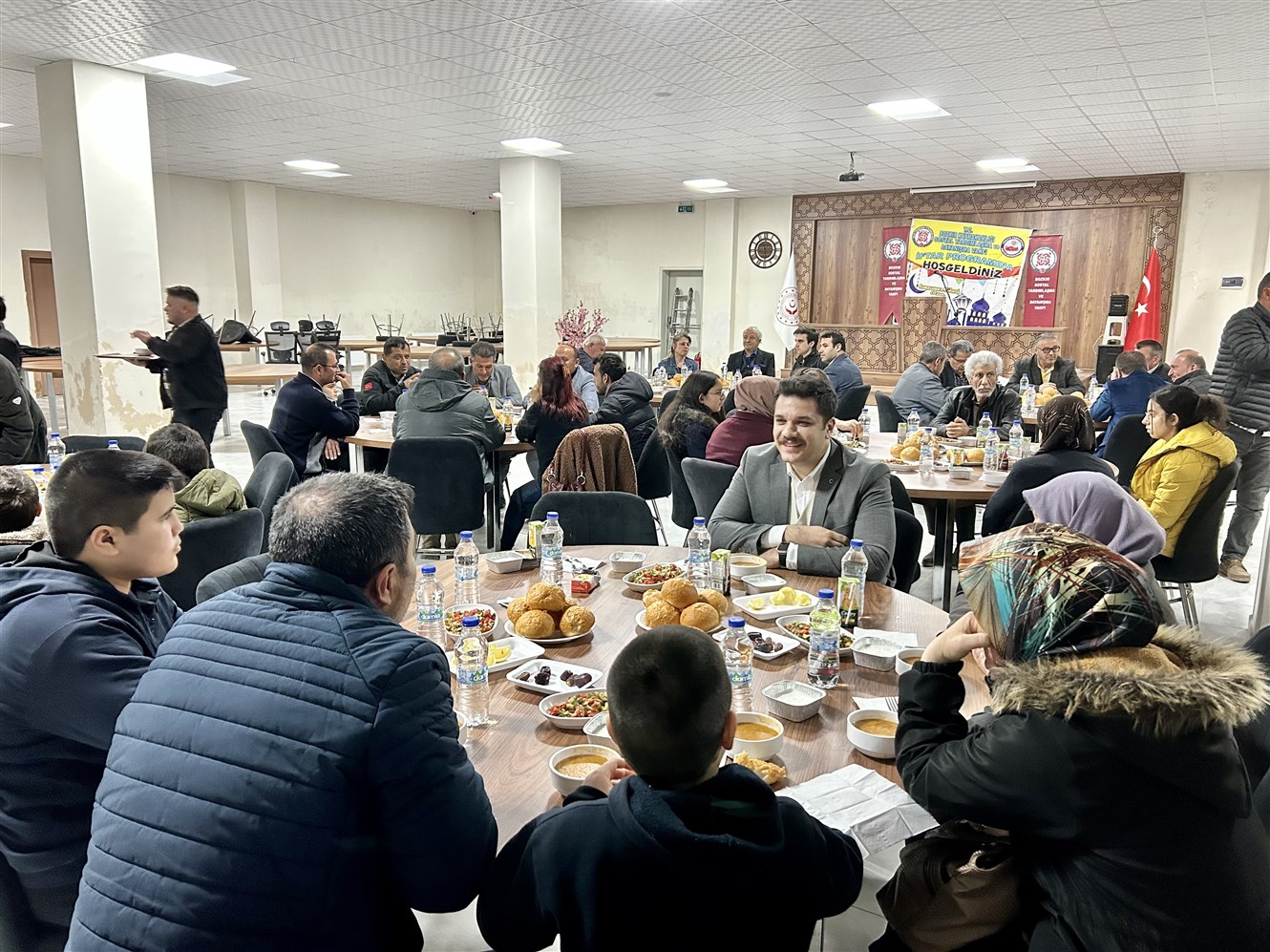 BOZKIR'DA MİSAFİR EDİLEN DEPREMZEDELER İFTARDA BULUŞTU