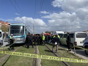 Konya'da tramvayın altında kalan anne öldü, çocuğu ağır yaralandı