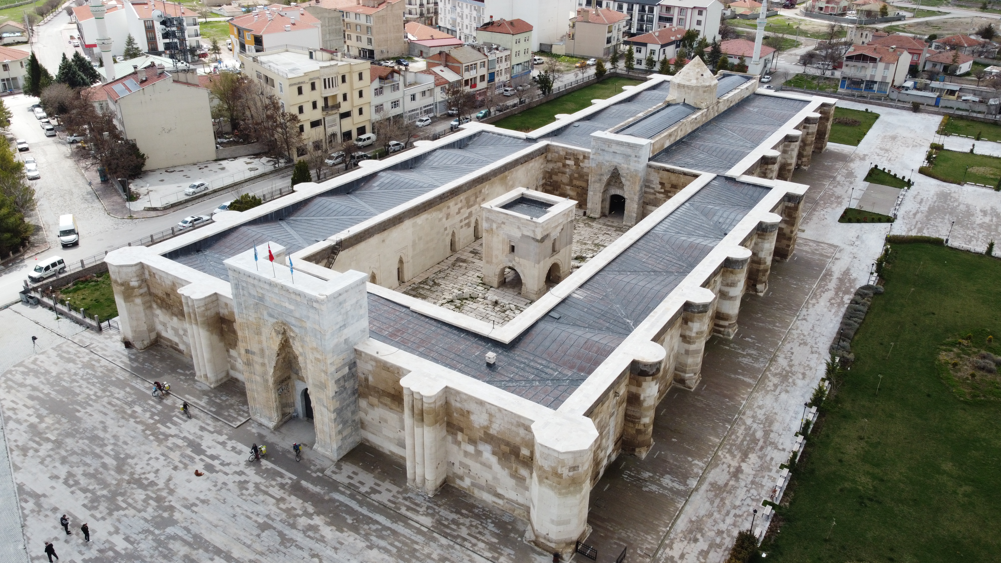 SULTANHANI KERVANSARAYI'NA BU YIL 750 BİN ZİYARETÇİ BEKLENİYOR