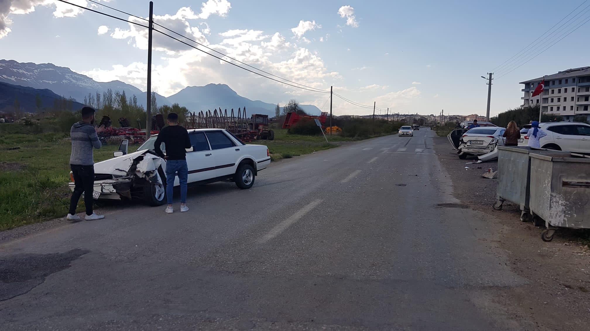 TRAFİK KAZASINDA 3 KİŞİ YARALANDI