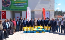 ÇİFTÇİYE YAĞLIK AYÇİÇEĞİ TOHUMU DAĞITILDI