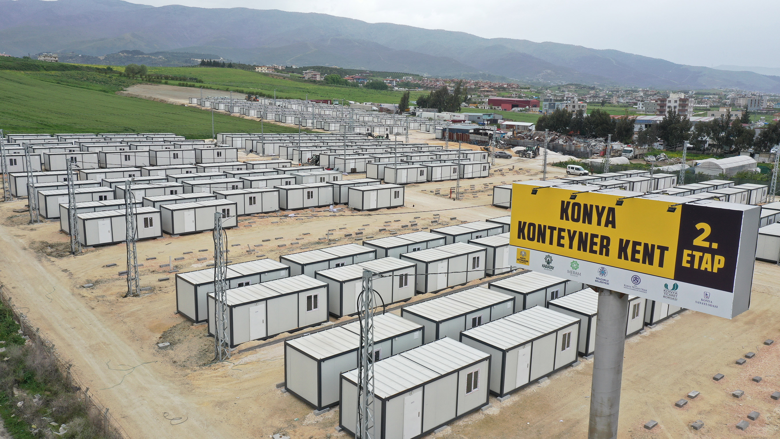 HATAY’DAKİ KONYA KONTEYNER KENTİN İKİNCİ ETABI HIZLA TAMAMLANIYOR