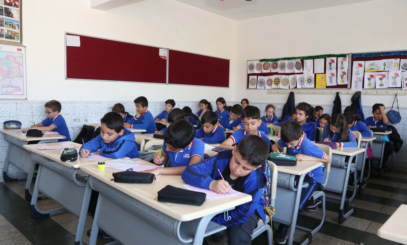 MERAM’DA MEGA KAPSAMINDA 176 OKULDA SINAV YAPILDI