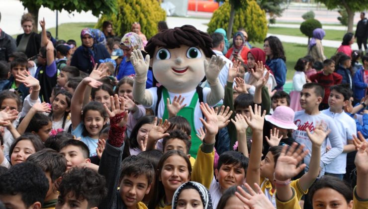 “İLKOKULLAR ARASI 1 ATIK ÇOK ŞEYİ DEĞİŞTİRİR 2” ATIK TOPLAMA YARIŞMASI’NDA DERECEYE GİRENLER ÖDÜLLERİNİ ALDI