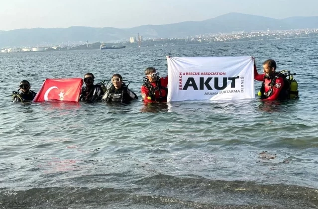 AKUT Ekipleri 17 Ağustos Depreminin 24. Yıl Dönümünde Gölcük’te Dalış Yaptı