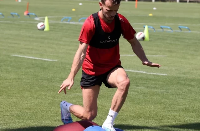 Abdulkadir Parmak, Sivasspor'da başarılı olup A Milli Takım formasını tekrar giymek istiyor 1 Abdulkadir Parmak, Sivasspor’da başarılı olup A Milli Takım formasını tekrar giymek istiyor