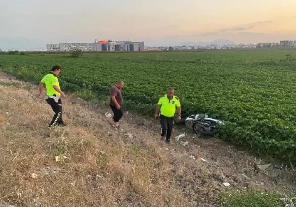 Adana'da Motosiklet Kazası: Anne Hayatını Kaybetti, Eşi ve Çocuğu Yaralandı 1 Adana’da Motosiklet Kazası: Anne Hayatını Kaybetti, Eşi ve Çocuğu Yaralandı