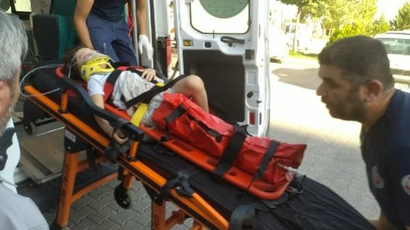 Adıyaman’da Otomobil ile Kamyonetin Kafa Kafaya Çarpıştığı Kazada 4 Kişi Hayatını Kaybetti