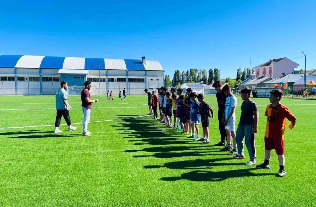 Ağrı’da GSB Spor Okulları projesi ile öğrencilere spor eğitimi veriliyor