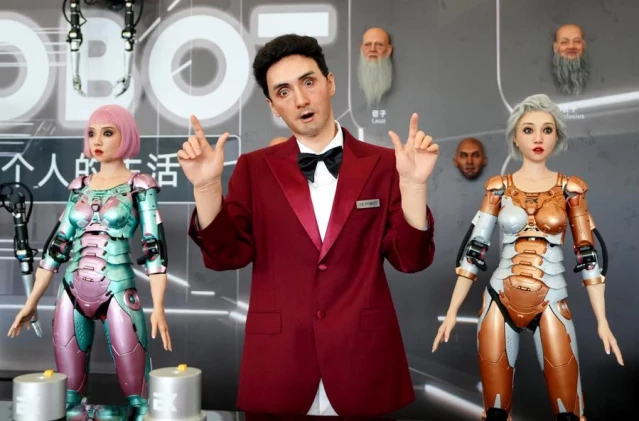Albüm: Çin’deki Dünya Robot Konferansı’nda İnsansı Robotlar Büyük İlgi Görüyor