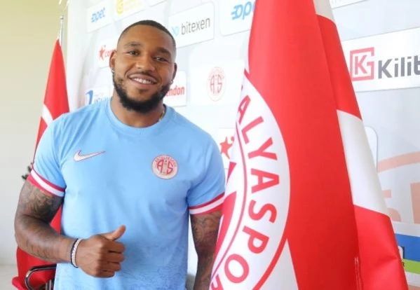 Antalyaspor, Britt Curtis Assombalonga ile sözleşme imzaladı