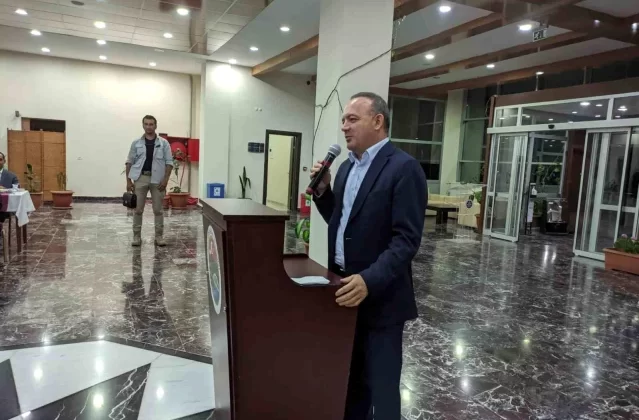 Ardahan Valisi Hüseyin Öner, mülkiye başmüfettişliği görevine atanması dolayısıyla veda yemeği verdi