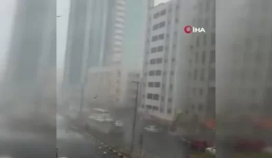 BAE’de şiddetli yağış hayatı felç etti