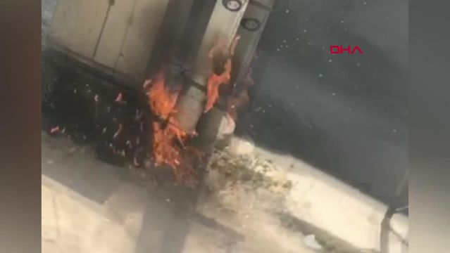 BURDUR'DA TRAFODA ÇIKAN YANGINI İTFAİYE SÖNDÜRDÜ