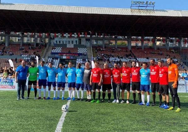 Bahçelievler Belediye Başkanı Bahadır Şöhretler Karması maçında forma giydi