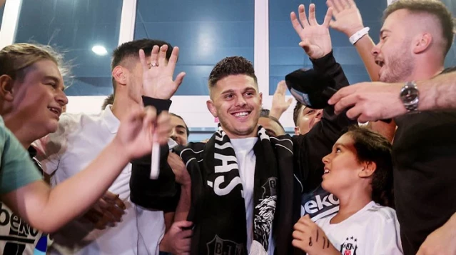 Beşiktaş’ın yeni transferi Rashica, İstanbul’a geldi