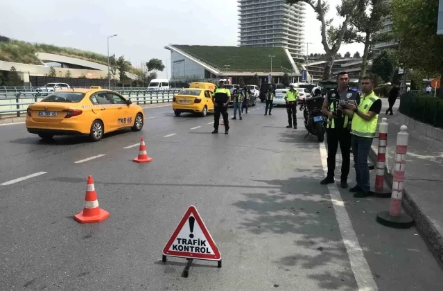 Beşiktaş’ta Drone Destekli Denetimde Yayalara Yol Vermeyen Sürücülere Cezalar Kesildi