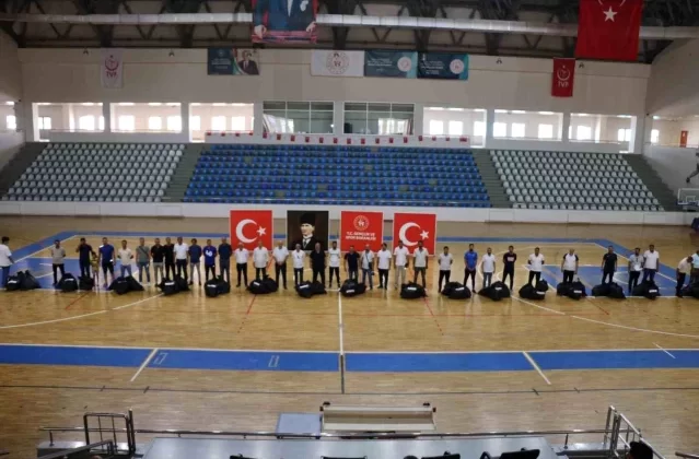 Bingöl Gençlik ve Spor İl Müdürlüğü, 56 amatör spor kulübüne malzeme desteği verdi