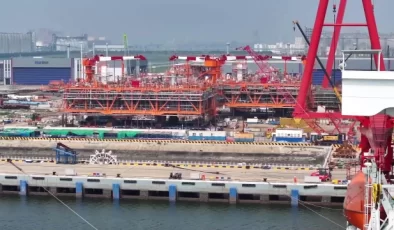 Bozhong 19-6 doğalgaz sahasının platformları açık deniz montajına hazır