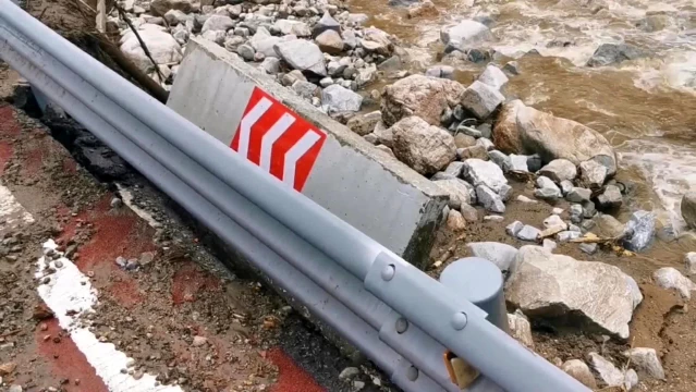 Çin'in Xi'an kentindeki çamur selinde can kaybı 21'e yükseldi 1 Çin’in Xi’an kentindeki çamur selinde can kaybı 21’e yükseldi