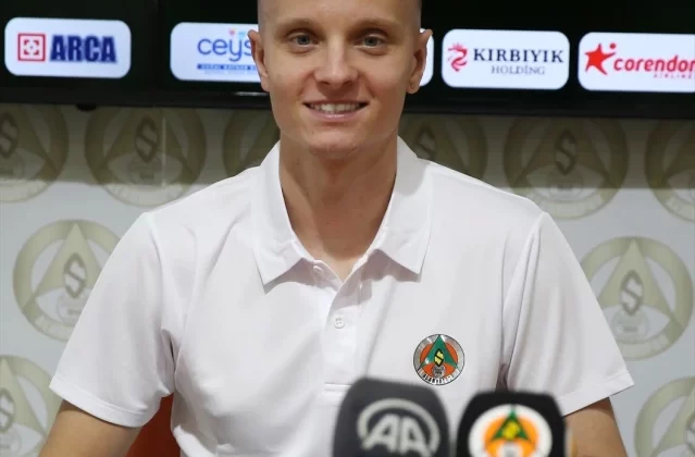 Corendon Alanyaspor, Hadergjonaj ve Eren Altıntaş’ı transfer etti