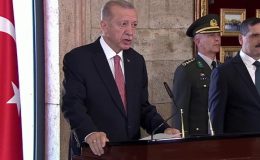 Cumhurbaşkanı Erdoğan, YAŞ Toplantısı Öncesi Anıtkabir’i Ziyaret Etti