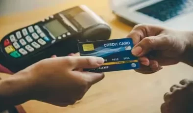 Delhi’de kafede hesap yüzünden tartışma çıkan adam cinsel saldırıya uğradı