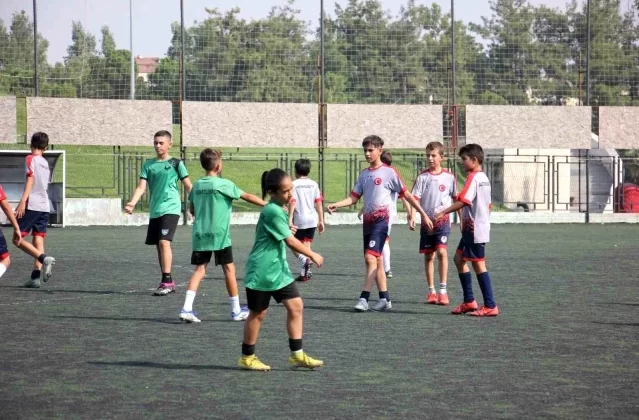 Denizlispor U13 Takımı, Altınyıldızspor ile hazırlık maçında karşılaştı 1 Denizlispor U13 Takımı, Altınyıldızspor ile hazırlık maçında karşılaştı