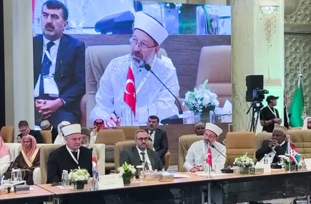 Diyanet İşleri Başkanı Ali Erbaş, İslam Birliğini Vurguladı