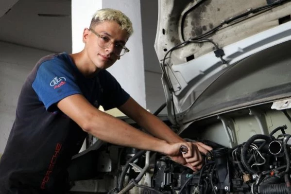 Dünya Şampiyonu Genç Sporcu, Ailesine Yük Olmamak İçin Çıraklık Yapıyor 1 Dünya Şampiyonu Genç Sporcu, Ailesine Yük Olmamak İçin Çıraklık Yapıyor