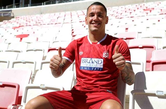 EY Sivasspor, Rey Manaj ile 3 yıllık anlaşma sağladı