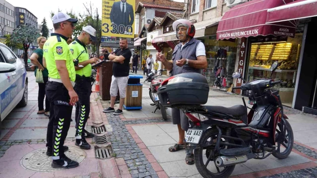 Edirne'de Saraçlar Caddesi'nde Motosiklet Uygulaması 1 Edirne’de Saraçlar Caddesi’nde Motosiklet Uygulaması
