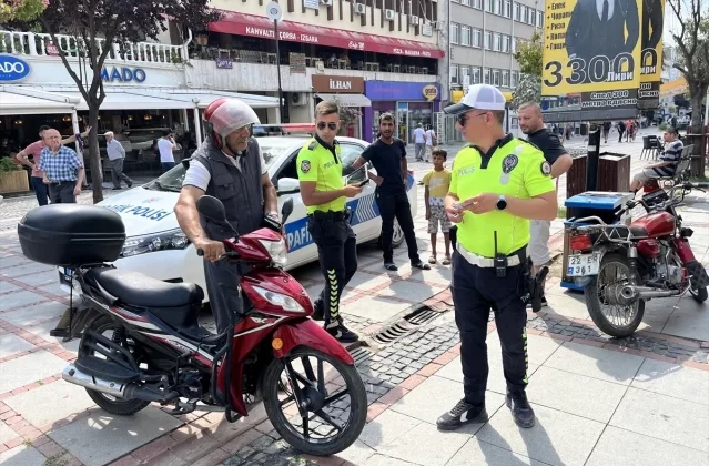 Edirne’de Saraçlar Caddesi’nde trafik denetimi yapıldı