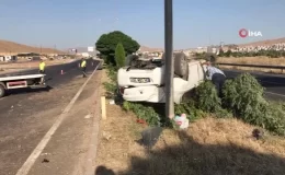 Elazığ’da aydınlatma direğine çarpan otomobil takla attı: 4 yaralı