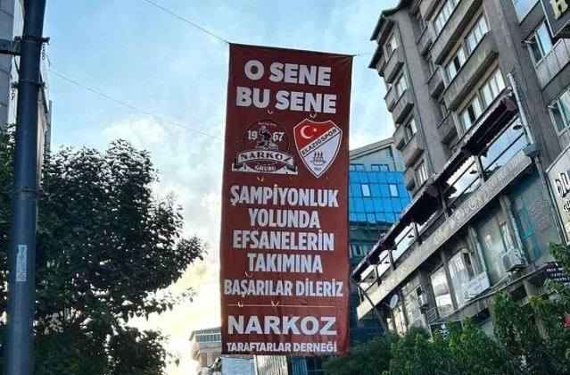 Elazığspor tribünlerinin renkli taraftar oluşumu Narkoz, şampiyonluğa inanıyor 1 Elazığspor tribünlerinin renkli taraftar oluşumu Narkoz, şampiyonluğa inanıyor