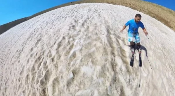 Erzincan’da Ağustos Ayında Kayak Keyfi