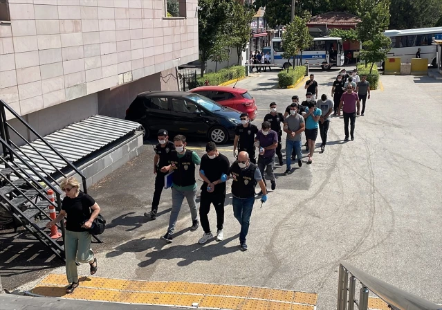 Eskişehir'de çıkan kavgada bıçaklanan kişinin ölümüne ilişkin 1 kişi tutuklandı, 8 kişi serbest bırakıldı